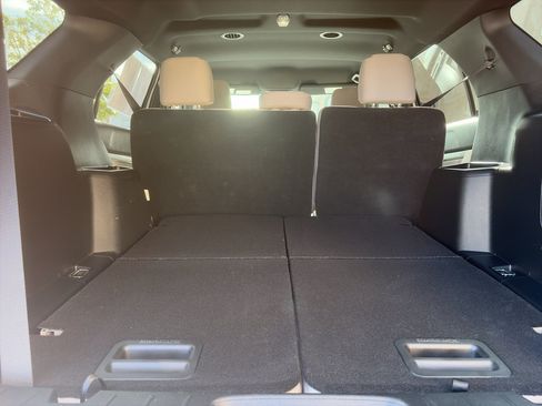 Used 2018 Ford Explorer 4WD image 12