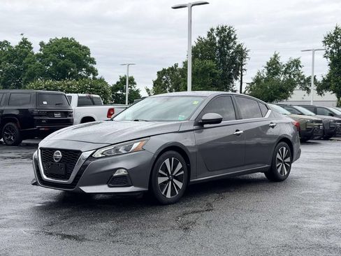 Used 2022 Nissan Altima 2.5 SV FWD image 5