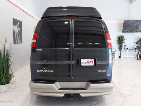 Used 2004 GMC Savana 1500 w/ Preferred Equipment Group RWD image 4