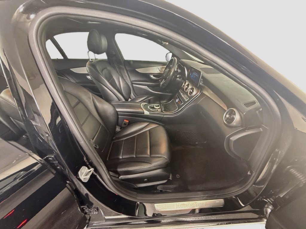 Used 2019 Mercedes-Benz C 300 Sedan image 27