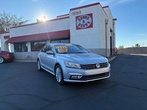 Used 2017 Volkswagen Passat 1.8T SE w/ SE Lighting Package image 1