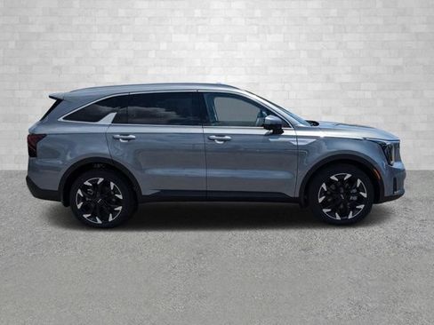 Used 2024 Kia Sorento SX FWD image 2