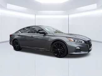 Used 2020 Nissan Altima 2.5 SR w/ Premium Package FWD video 1