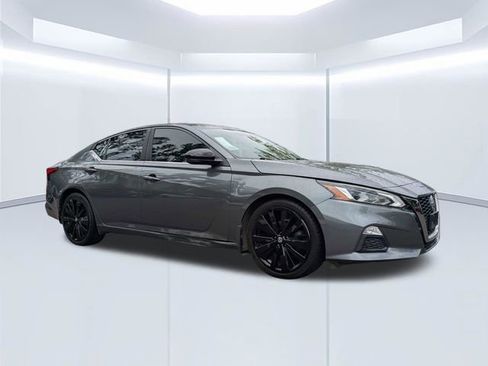 Used 2020 Nissan Altima 2.5 SR w/ Premium Package FWD image 1