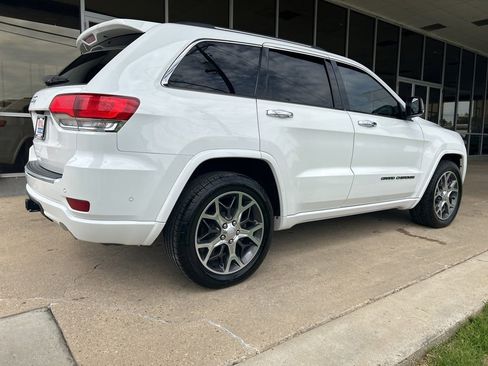 Used 2019 Jeep Grand Cherokee Overland RWD image 7