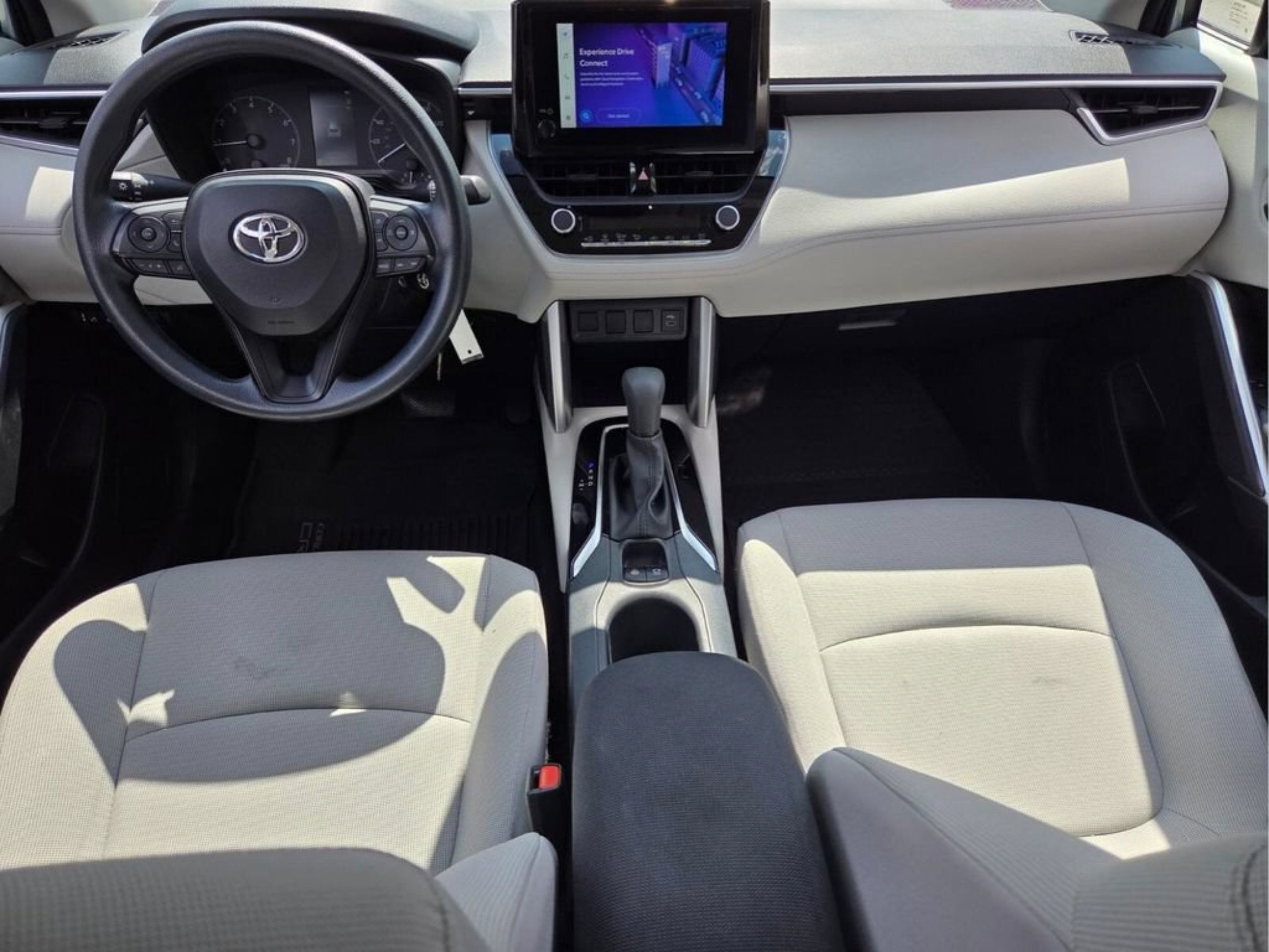 Used 2023 Toyota Corolla Cross L FWD image 12