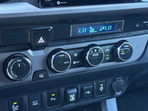 Used 2021 Toyota Tacoma TRD Off-Road w/ Technology Package image 25