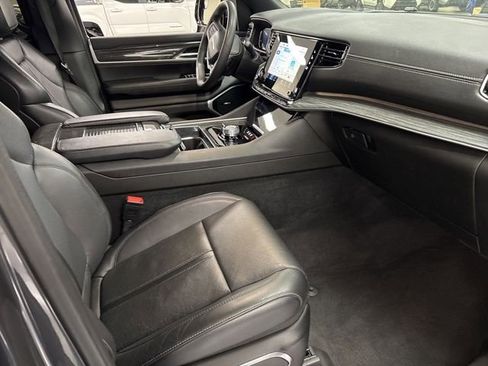 Used 2022 Jeep Wagoneer Series II image 9