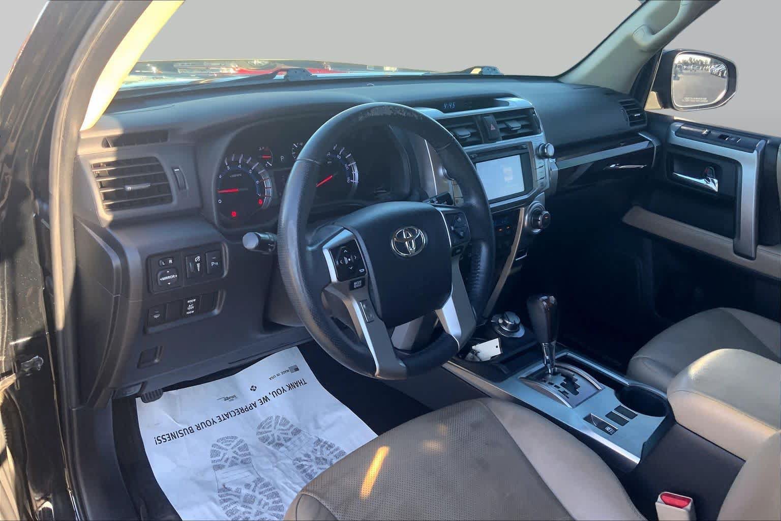 Used 2016 Toyota 4Runner Limited AWD/4WD image 17