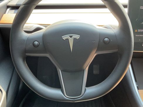 Used 2020 Tesla Model 3 Standard Range Plus RWD image 14
