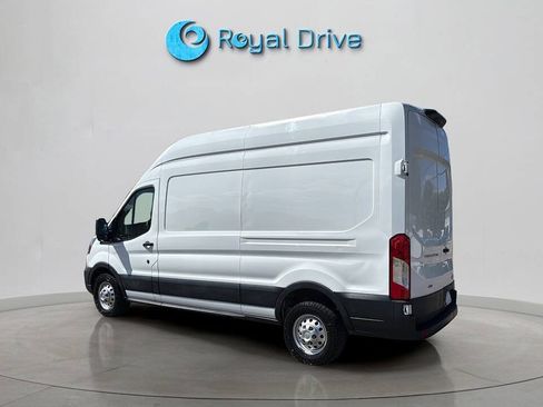 Used 2022 Ford Transit 250 148 High Roof AWD image 3