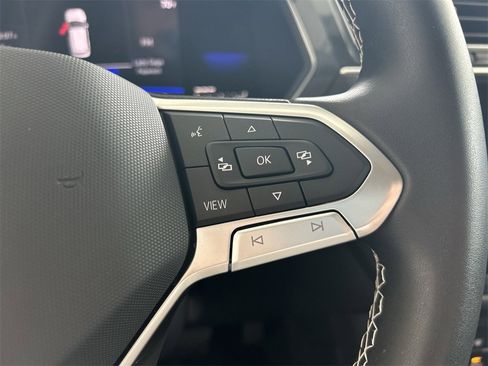 Certified 2022 Volkswagen Tiguan SE image 18