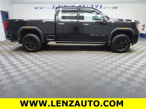 Used 2023 GMC Sierra 2500 Denali w/ Denali Black Diamond Edition image 2