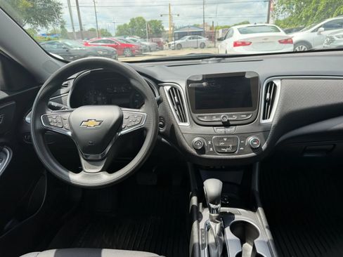 Used 2023 Chevrolet Malibu LS FWD image 16