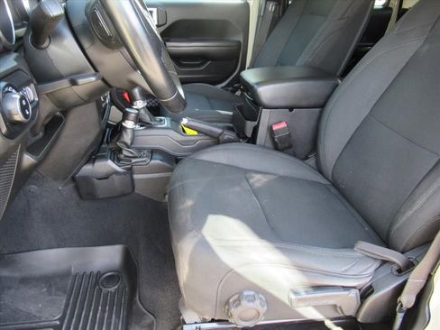 Used 2020 Jeep Gladiator Sport w/ Quick Order Package 24S image 16