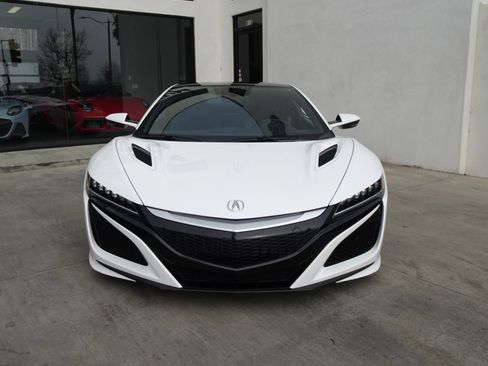 Used 2017 Acura NSX image 2