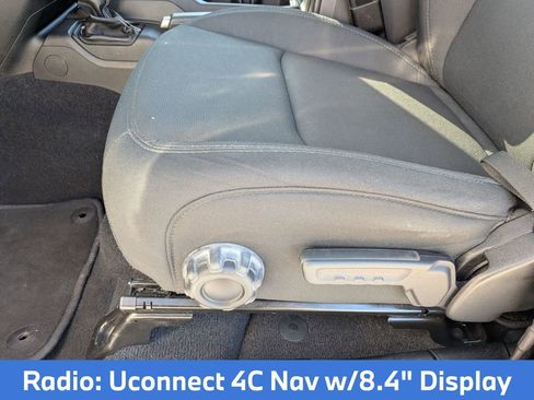 Used 2020 Jeep Wrangler Unlimited Sahara image 12