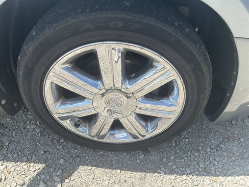 Used 2010 Chrysler Sebring Limited FWD image 23