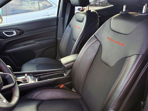 Used 2023 Jeep Compass Trailhawk image 11