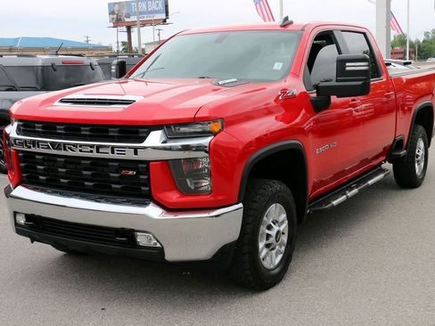 Used 2023 Chevrolet Silverado 2500 LT w/ Convenience Package AWD/4WD image 2
