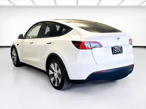 Used 2020 Tesla Model Y Long Range image 6