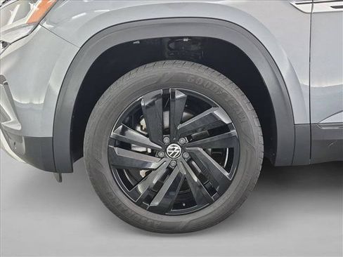 Used 2023 Volkswagen Atlas Cross Sport SE w/ Panoramic Sunroof Package FWD image 10