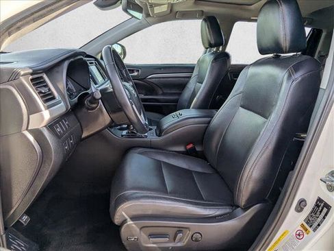Used 2019 Toyota Highlander Limited image 15