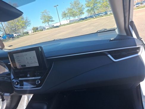 Used 2024 Toyota Corolla LE image 33