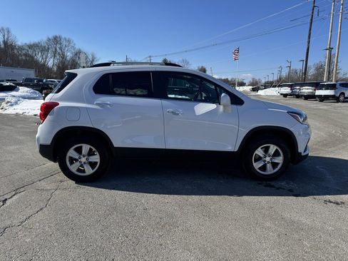 Used 2019 Chevrolet Trax LT w/ LT Convenience Package image 8