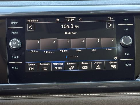 Used 2023 Volkswagen Taos SEL image 22