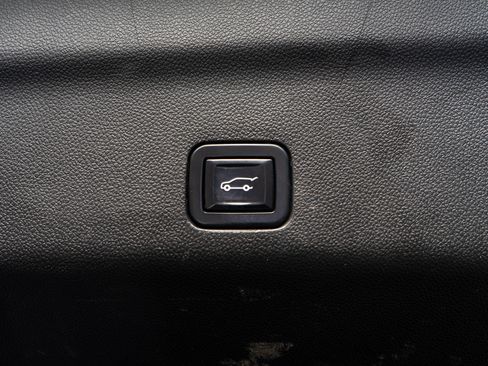 Used 2022 Cadillac Escalade ESV Luxury AWD/4WD image 11