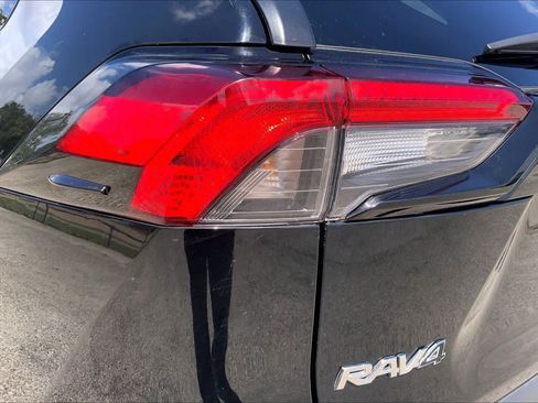 Used 2024 Toyota RAV4 XLE FWD image 28
