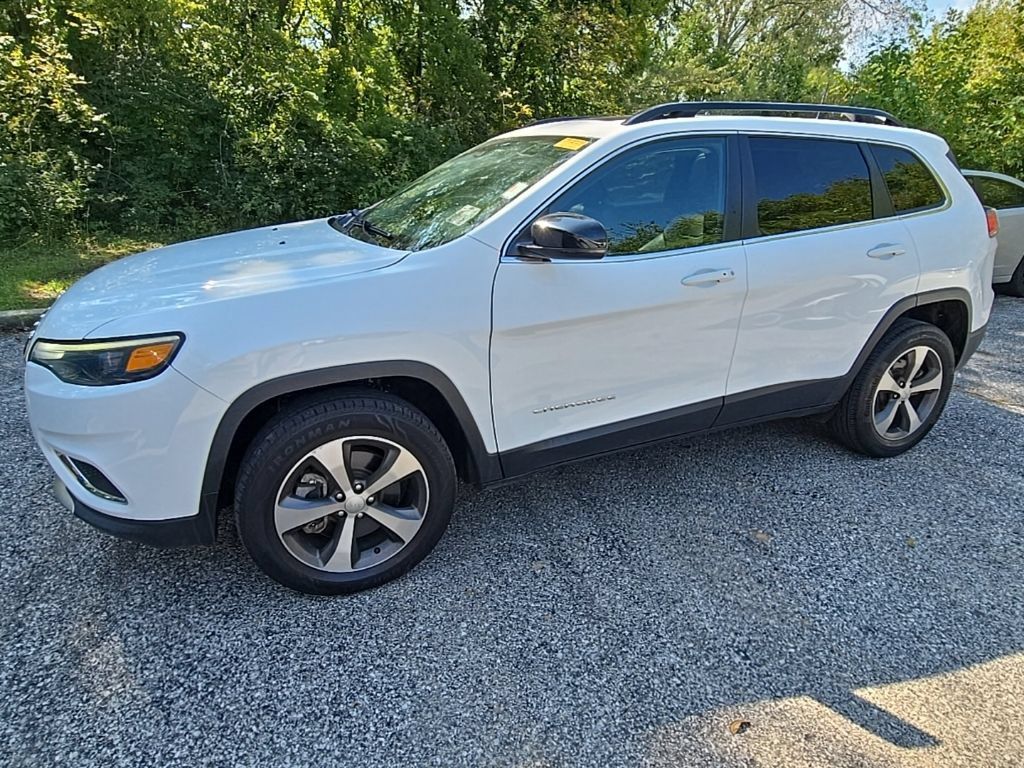 Used 2022 Jeep Cherokee Limited AWD/4WD image 2