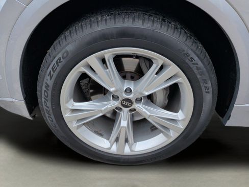 Used 2022 Audi Q8 Premium Plus AWD/4WD image 37