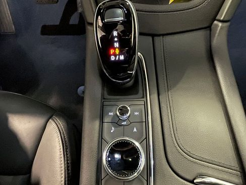 Used 2025 Cadillac XT6 Premium Luxury image 35