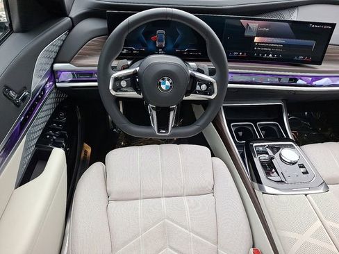 Used 2023 BMW 760i xDrive image 11