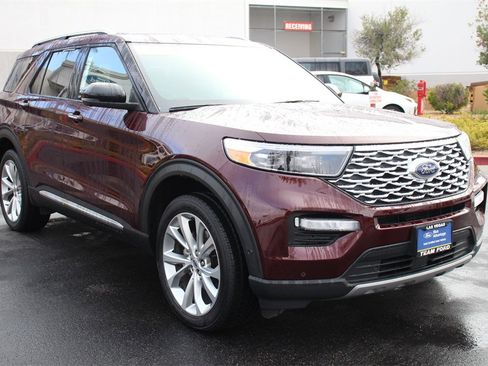 Certified 2022 Ford Explorer Platinum w/ Equipment Group 601A image 11