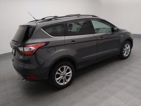 Used 2018 Ford Escape SE FWD image 10