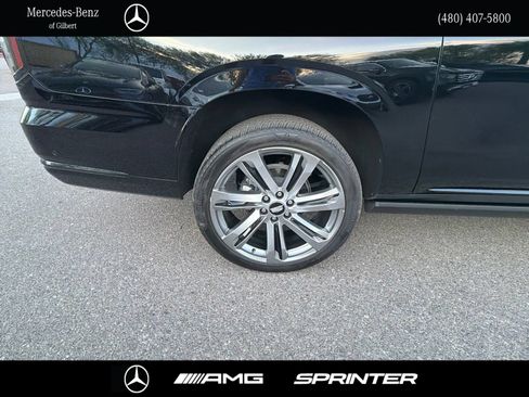 Used 2025 Cadillac Escalade ESV Sport Platinum AWD/4WD image 6