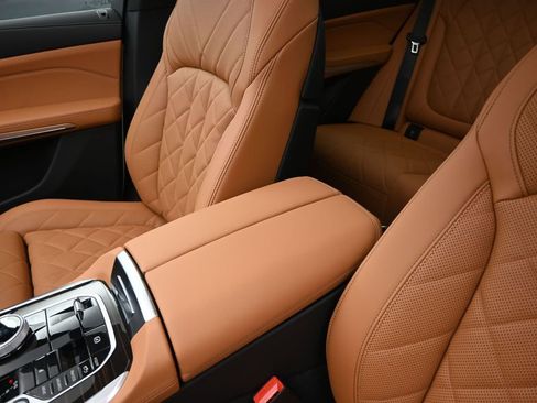 New 2026 BMW X5 M60i AWD/4WD image 14