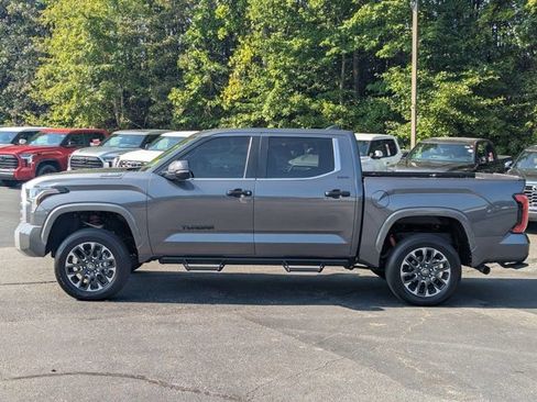 Used 2025 Toyota Tundra Limited AWD/4WD image 4
