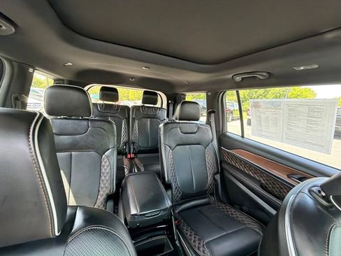 Used 2024 Jeep Grand Cherokee L Summit w/ High Altitude Package AWD/4WD image 19