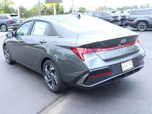 New 2025 Hyundai Elantra Limited image 6