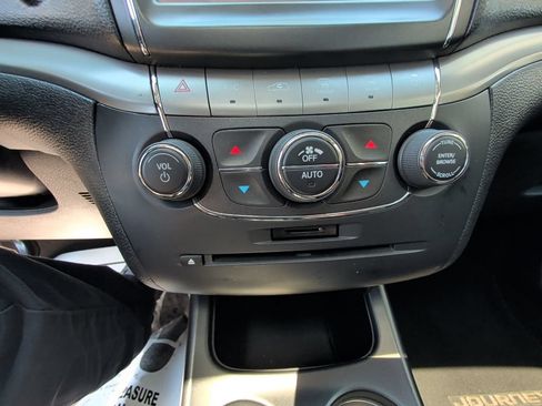 Used 2015 Dodge Journey Crossroad w/ Flexible Seating Group AWD/4WD image 23