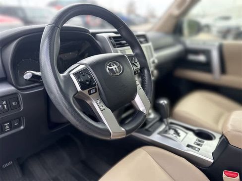 Used 2022 Toyota 4Runner SR5 Premium image 2