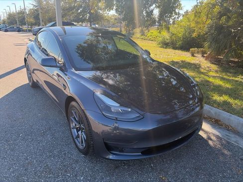 Used 2023 Tesla Model 3 Standard Range image 4