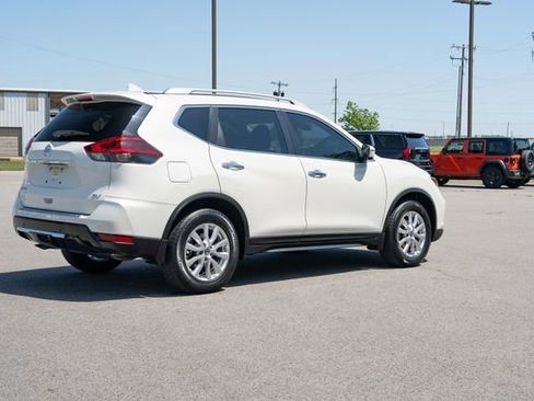 Used 2020 Nissan Rogue SV FWD image 6