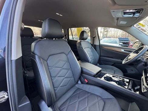 Used 2024 Volkswagen Atlas SE image 28