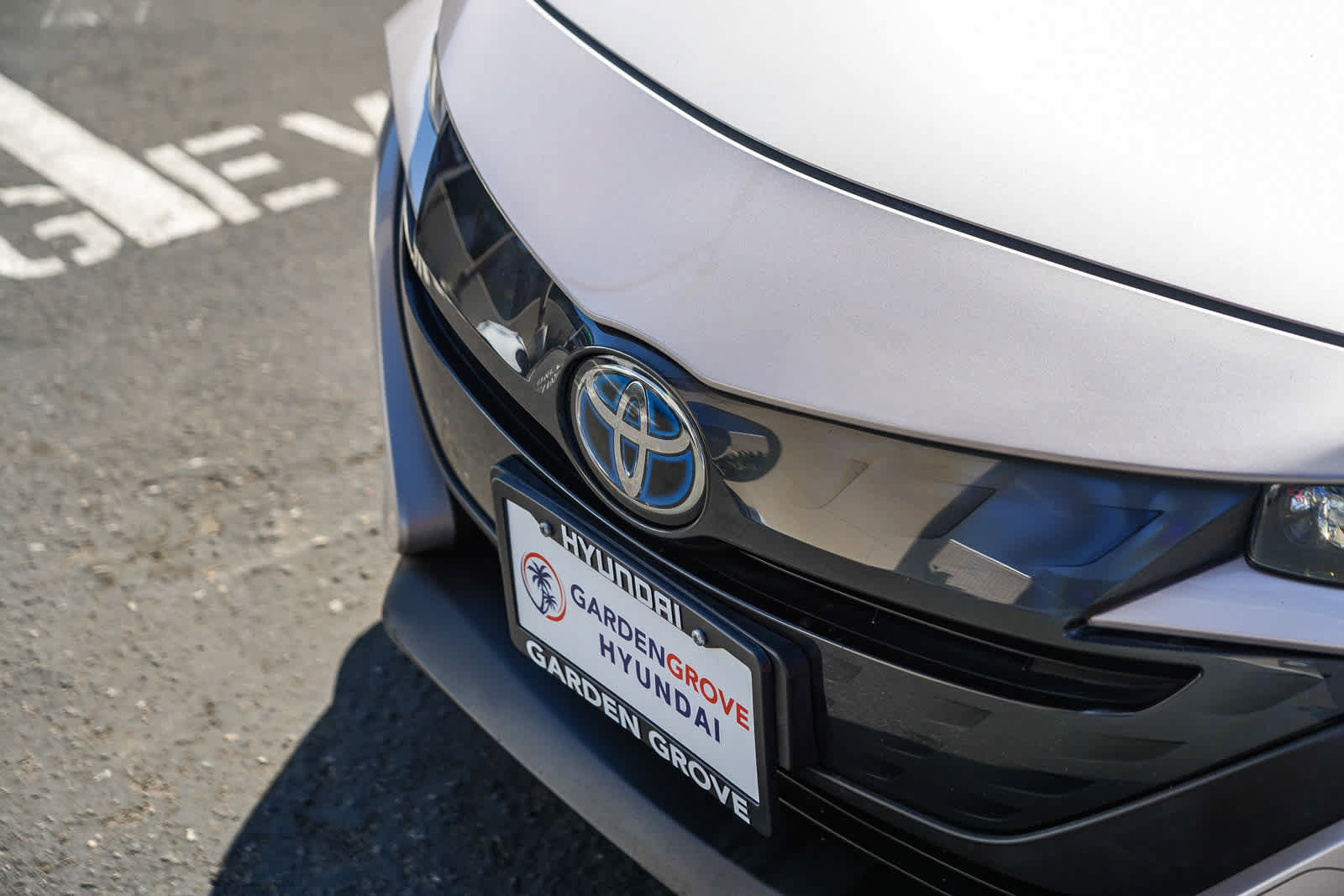 Used 2021 Toyota Prius Prime LE w/ Carpet Mat Package (TMS) FWD image 3