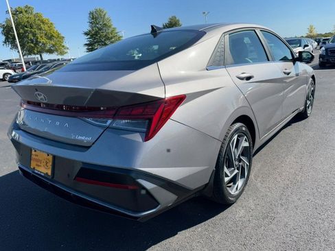 Certified 2024 Hyundai Elantra Limited image 3